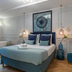 The Blue Pearl Apartment